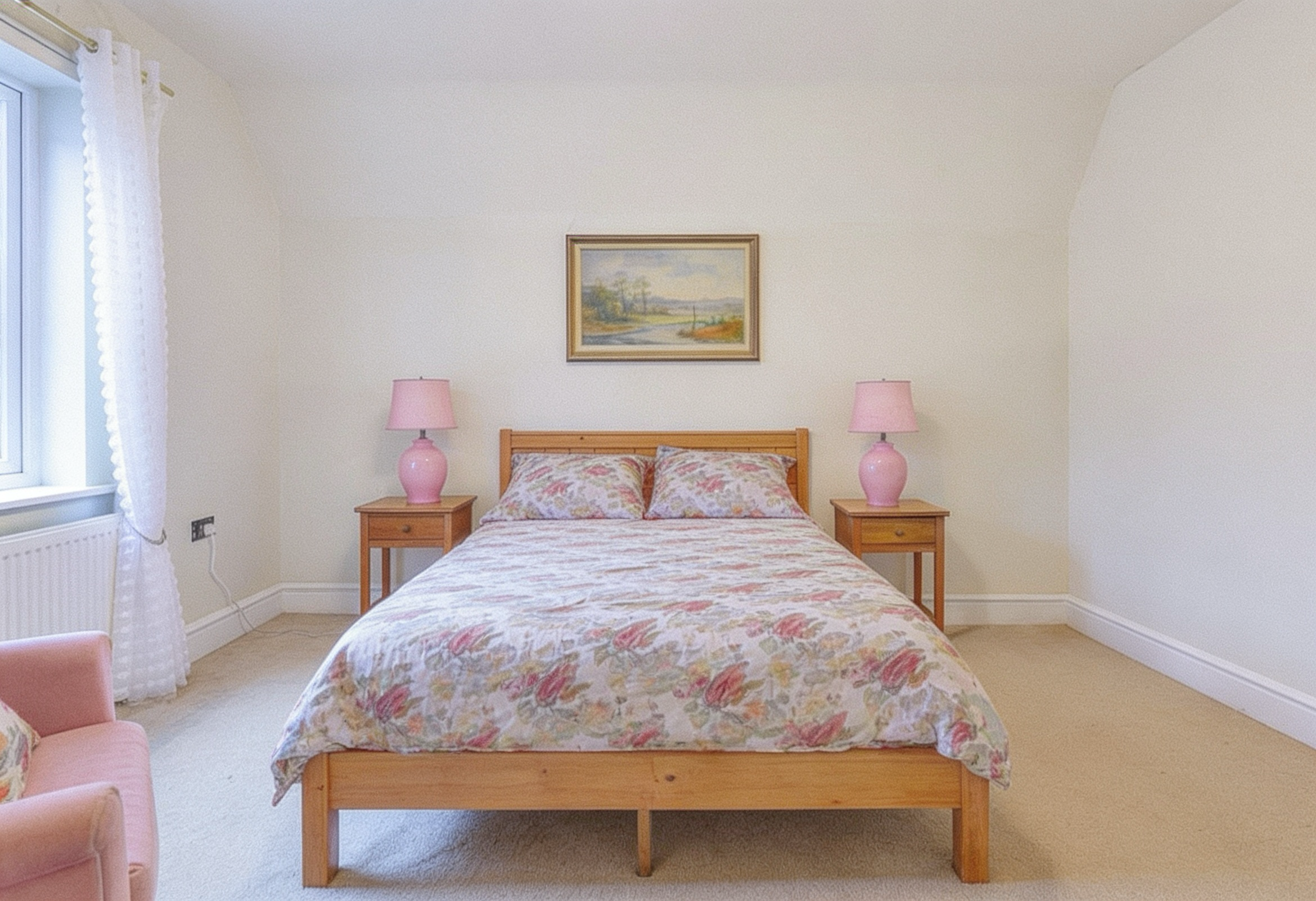 Unstaged bedroom before House of Arden