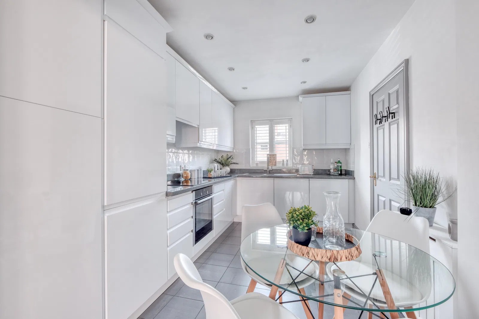 Easy Row Kitchen