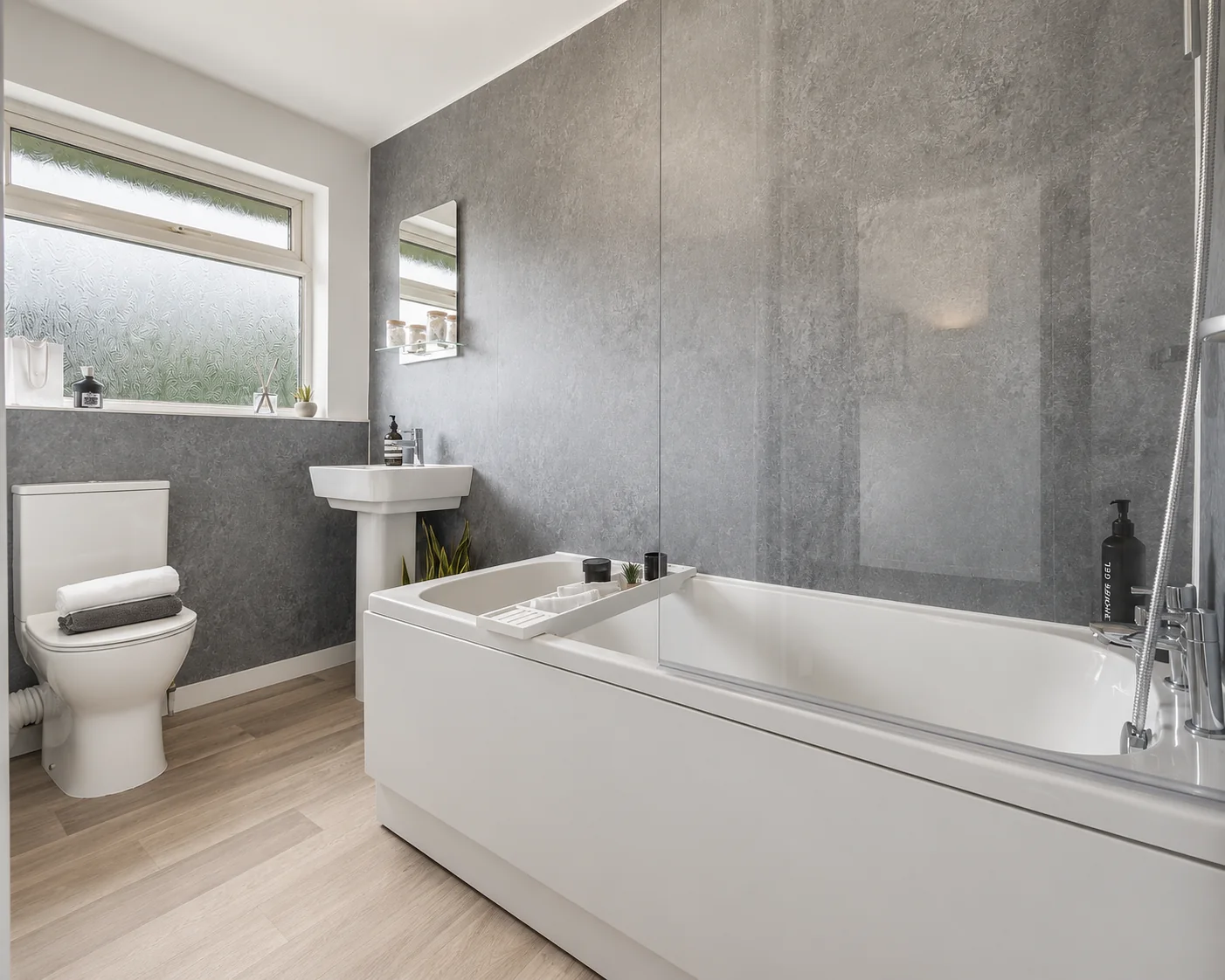 Robins Hill Drive bathroom