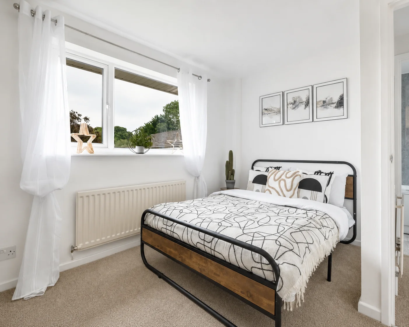 Robins Hill Drive staged third bedroom