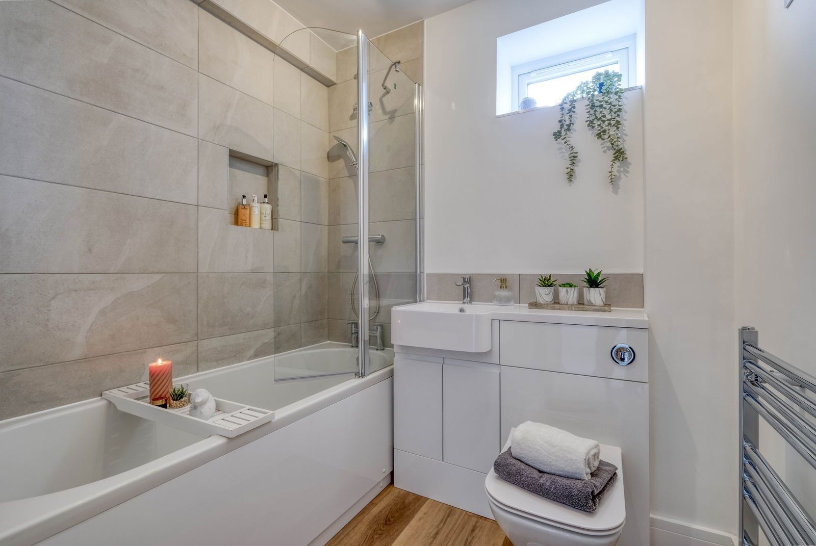 Warwick Close Bathroom