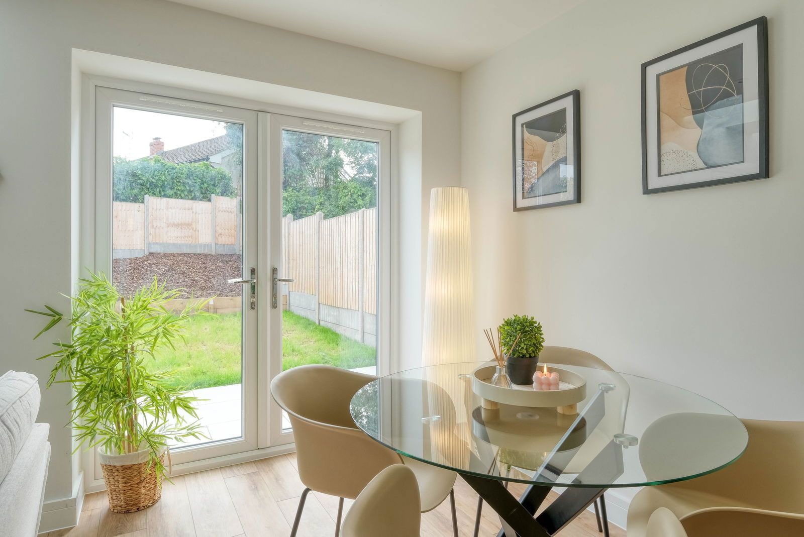 Warwick Close Dining Area